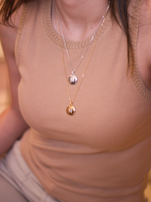 Colar Inicial Medalha