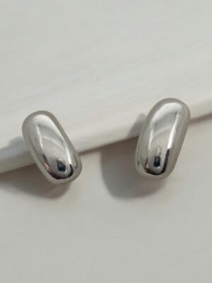 Brinco liso retangular em ródio